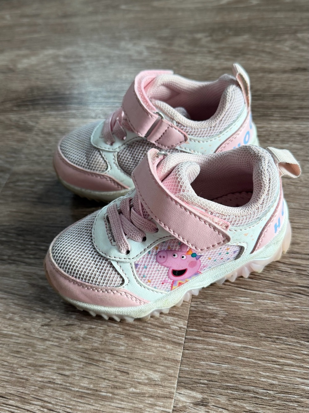 Peppa Pig light-up shoes 5.5 size 21 Pink and White Baby Sneakers with Velcro